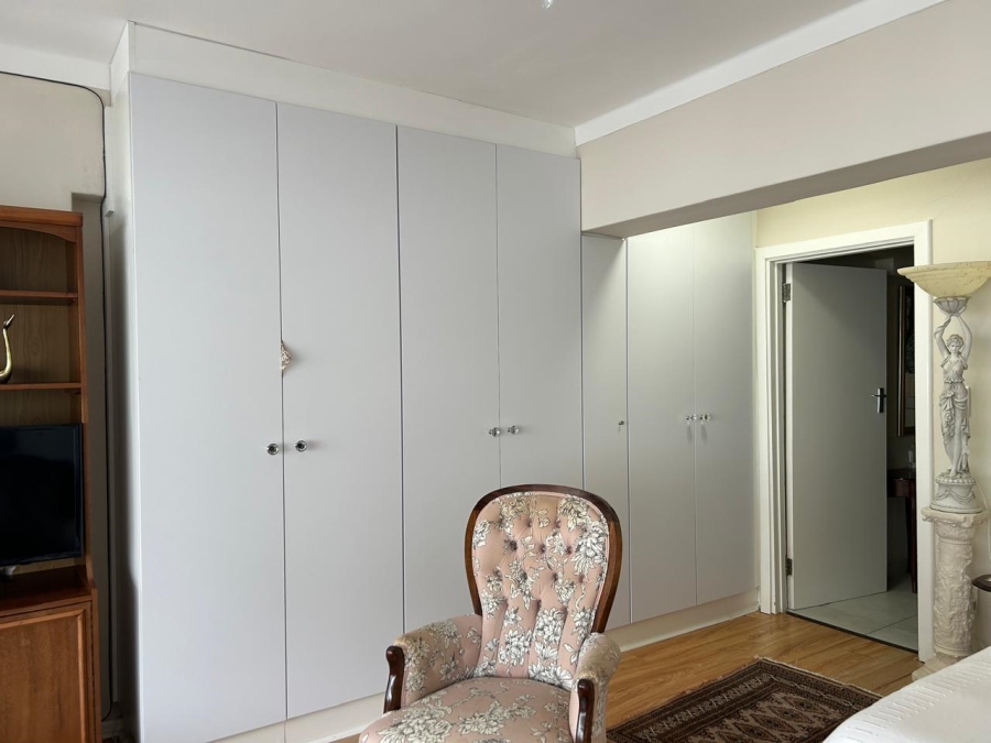 1 Bedroom Property for Sale in Mouille Point Western Cape